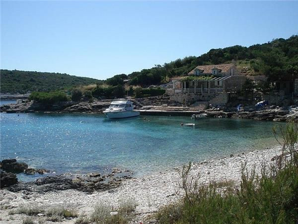 Beach House Island Vis