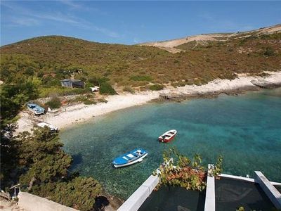 Beach House Island Vis