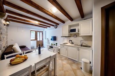 Stylish Komiza House Perfect for Family Vacations