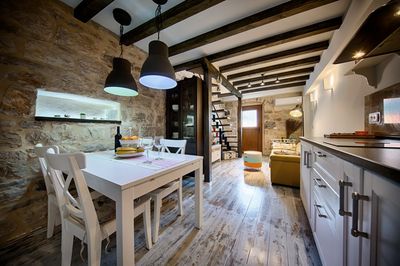 Stylish Komiza House Perfect for Family Vacations