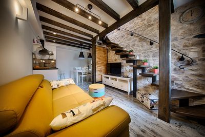 Stylish Komiza House Perfect for Family Vacations