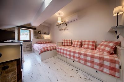 Stylish Komiza House Perfect for Family Vacations