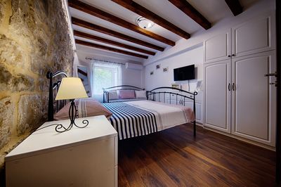 Stylish Komiza House Perfect for Family Vacations