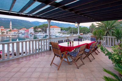 Stylish Seafront House with Sea View Terrace and Pool in Jelsa