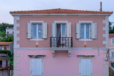 Stylish Seafront House with Sea View Terrace and Pool in Jelsa