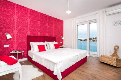 Luxury Beachfront Villa in Rogoznica with Beautiful Terrace and Private Pool 