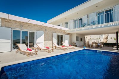 Luxury Beachfront Villa in Rogoznica with Beautiful Terrace and Private Pool 