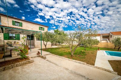 Charming 6 person Holiday House in Posedarje near Zadar