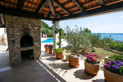 Charming Holiday Villa with Pool in Kastel Kambelovac near Split 