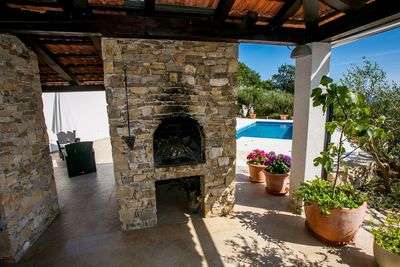 Charming Holiday Villa with Pool in Kastel Kambelovac near Split 