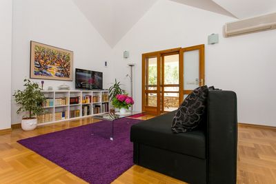 Charming Holiday Villa with Pool in Kastel Kambelovac near Split 