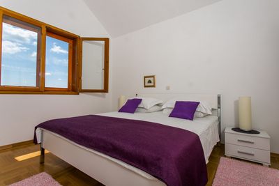 Charming Holiday Villa with Pool in Kastel Kambelovac near Split 