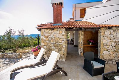 Charming Holiday Villa with Pool in Kastel Kambelovac near Split 