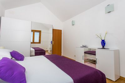 Charming Holiday Villa with Pool in Kastel Kambelovac near Split 