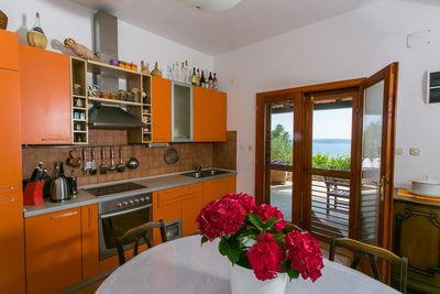 Charming Holiday Villa with Pool in Kastel Kambelovac near Split 