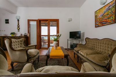 Charming Holiday Villa with Pool in Kastel Kambelovac near Split 