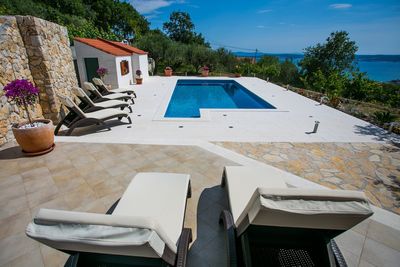 Charming Holiday Villa with Pool in Kastel Kambelovac near Split 