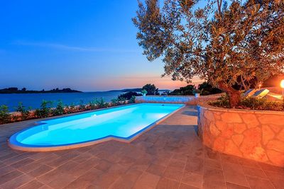 Adorable Beachfront Holiday Villa with Pool in Ciovo near Trogir