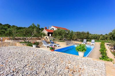 Adorable Beachfront Holiday Villa with Pool in Ciovo near Trogir
