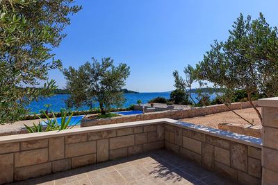 Adorable Beachfront Holiday Villa with Pool in Ciovo near Trogir