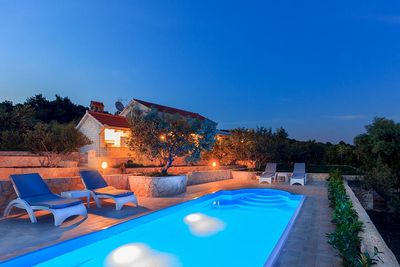 Adorable Beachfront Holiday Villa with Pool in Ciovo near Trogir