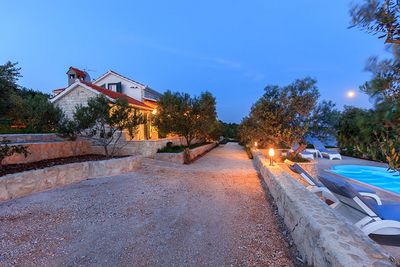 Adorable Beachfront Holiday Villa with Pool in Ciovo near Trogir