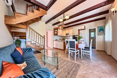 Adorable Beachfront Holiday Villa with Pool in Ciovo near Trogir
