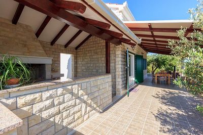 Adorable Beachfront Holiday Villa with Pool in Ciovo near Trogir