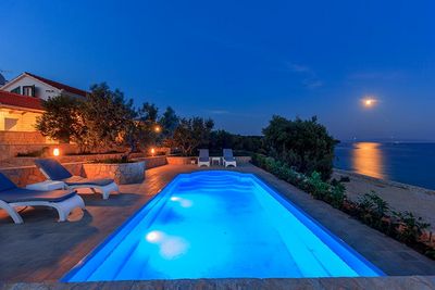 Adorable Beachfront Holiday Villa with Pool in Ciovo near Trogir