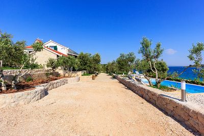 Adorable Beachfront Holiday Villa with Pool in Ciovo near Trogir