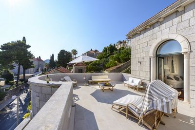 Luxury Seaside Villa in Dubrovnik Center 