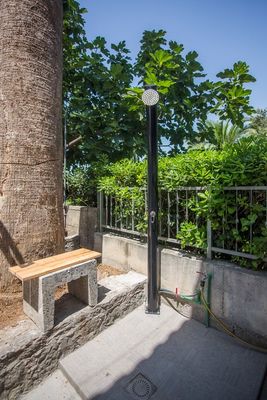 Charming Beachfront Apartment House near Split