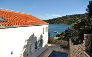 Lovely Seafront Holiday House with Pool in Vinisce Trogir Riviera