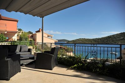 Lovely Seafront Holiday House with Pool in Vinisce Trogir Riviera