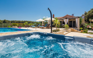 Charming Croatian Beach Villa Mirca with Heated Pool 