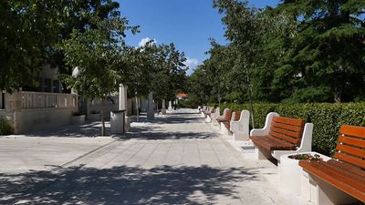 Island Brac Large Holiday House with Pool and Facilities for Children