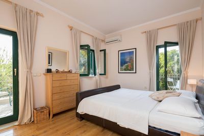 Amazing Beachfront Villa in Peljesac Peninsula near Orebic