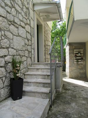 2 Bedroom Holiday House with Private Pool in Makarska Riviera