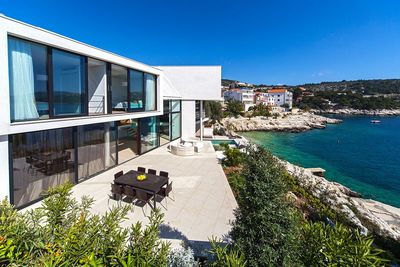 Exclusive Seafront Villa Primosten