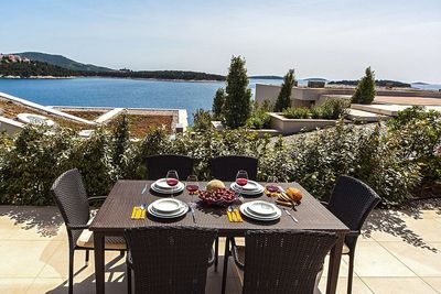 De Lux Villa with Indoor Swimming Pool in Primosten