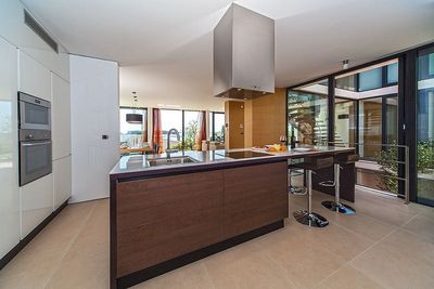 De Lux Villa with Indoor Swimming Pool in Primosten