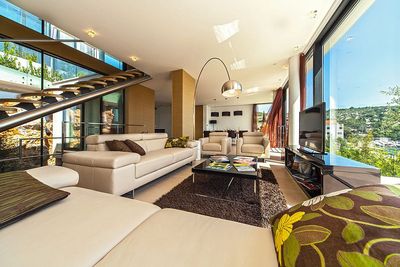 De Lux Villa with Indoor Swimming Pool in Primosten