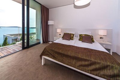 De Lux Villa with Indoor Swimming Pool in Primosten
