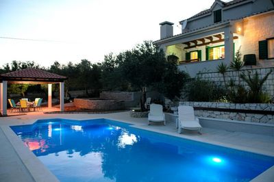 Stylish 3 Bedroom Villa with pool in Trogir Area