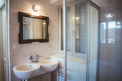 Stylish Stone Villa with Outdoor Jacuzzi in Hvar Town Center