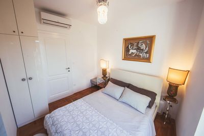 Stylish Stone Villa with Outdoor Jacuzzi in Hvar Town Center