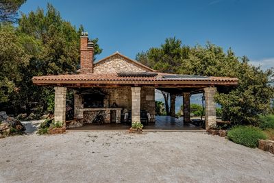 Adorable Sea View Holiday Villa with Pool in Island Brac