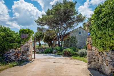 Adorable Sea View Holiday Villa with Pool in Island Brac