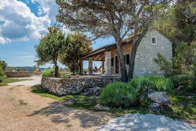 Adorable Sea View Holiday Villa with Pool in Island Brac