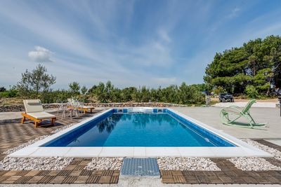 Adorable Sea View Holiday Villa with Pool in Island Brac